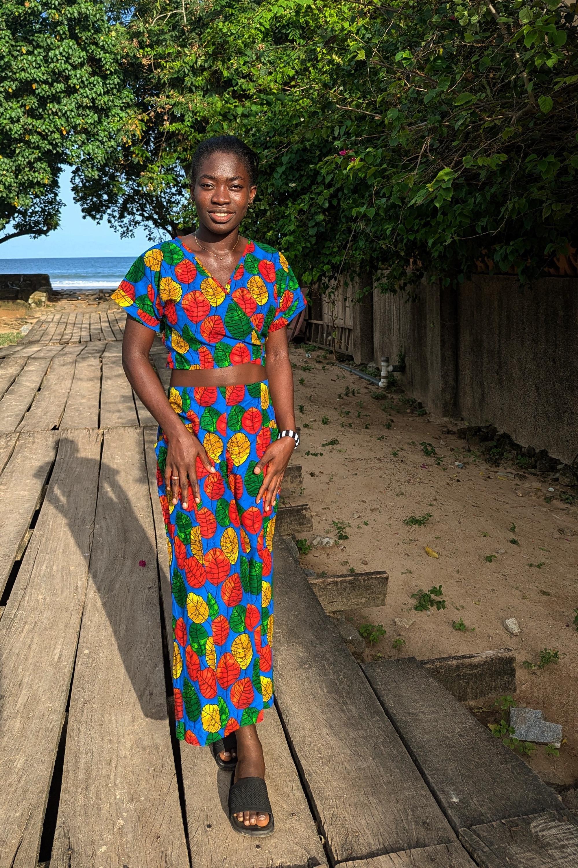 African Print Top, Ankara Wrap Top, Nigeria Crop Top, YK2 Crop Top, Festival Outfit, Beach Blouse, Abstract Floral Shirt, Ashanti Empress