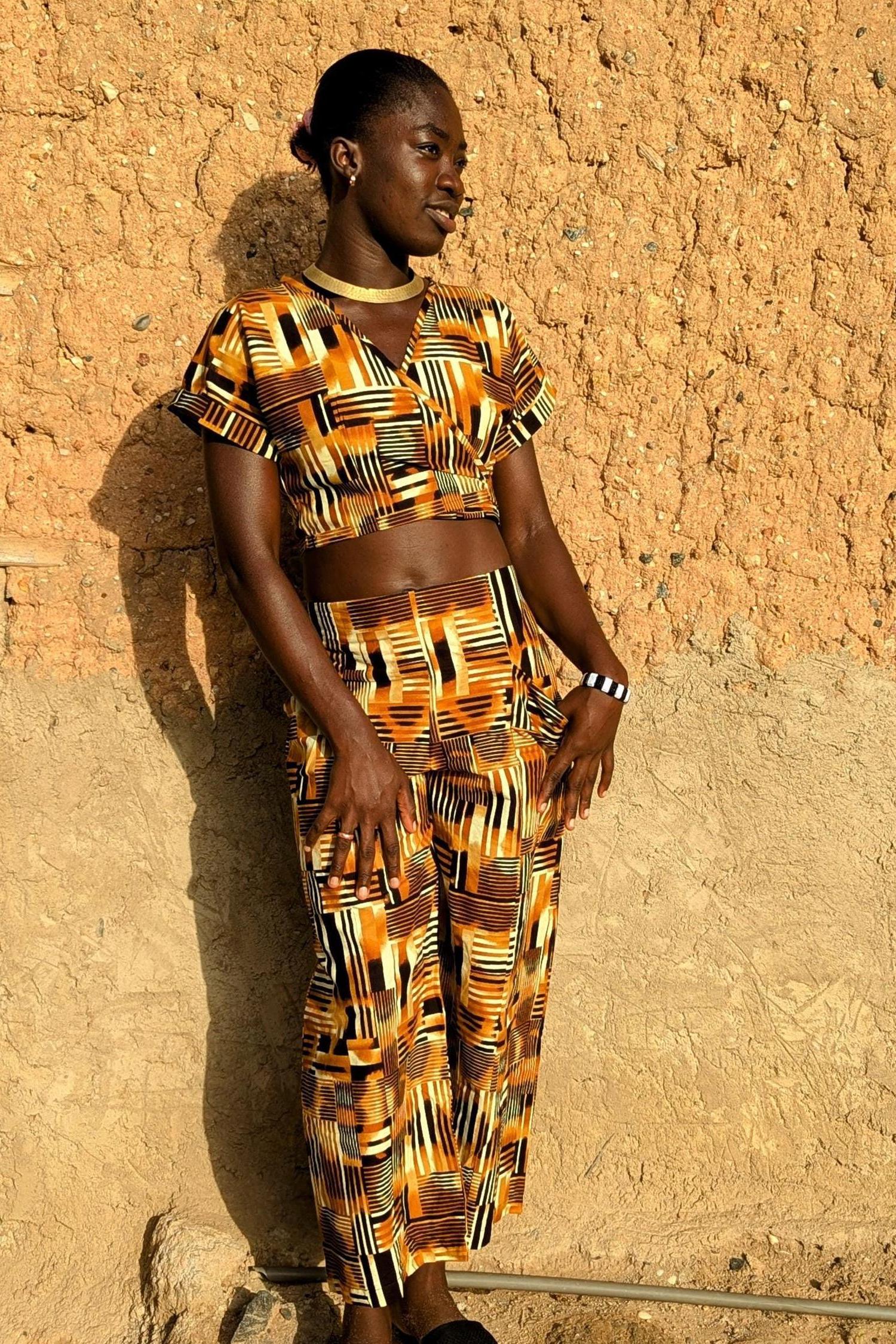 African Print Top, Ankara Wrap Top, Nigeria Crop Top, YK2 Crop Top, 70s Clothing, Beach Blouse, Abstract Women Shirt, Ashanti Empress