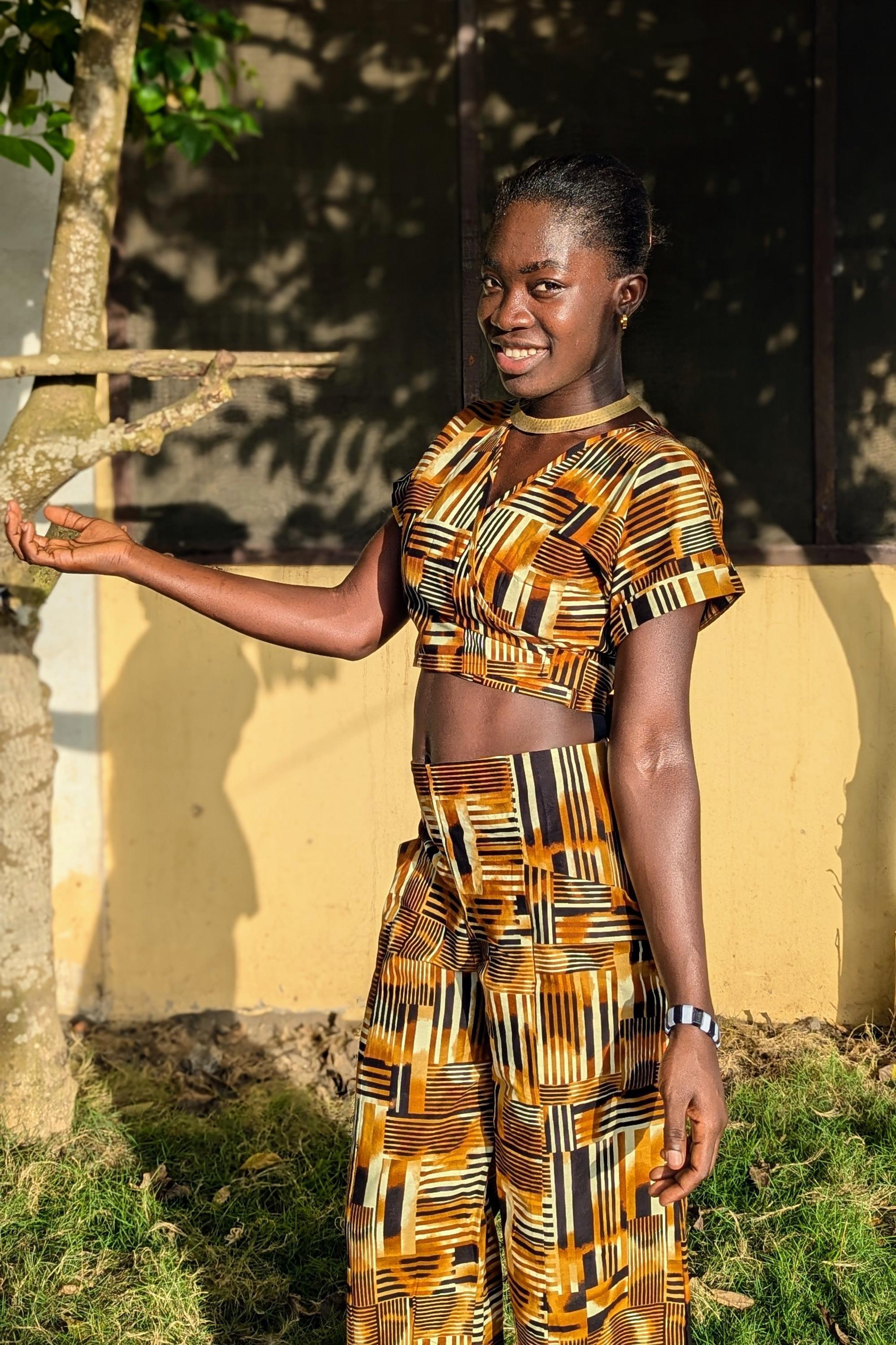 African Print Top, Ankara Wrap Top, Nigeria Crop Top, YK2 Crop Top, 70s Clothing, Beach Blouse, Abstract Women Shirt, Ashanti Empress